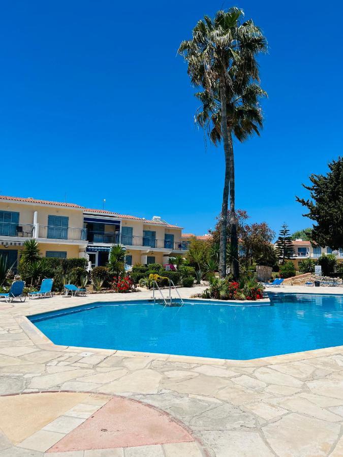 Golden Palms Paradise Garden Paphos Buitenkant foto