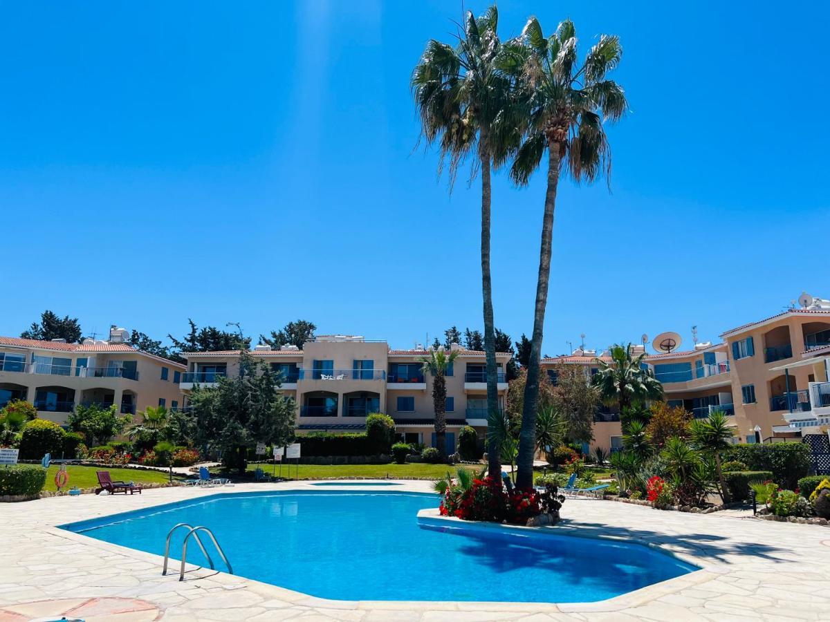 Golden Palms Paradise Garden Paphos Buitenkant foto